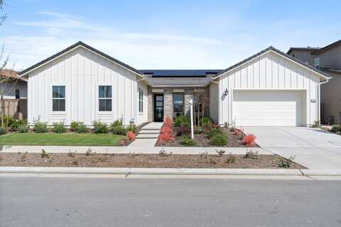 958 Beaver Pond, Madera, CA 93636