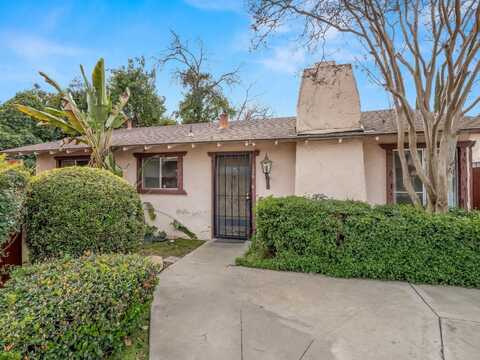 2103 Price Avenue N, Fresno, CA 93703