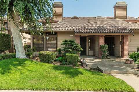712 Magill Avenue E, Fresno, CA 93710