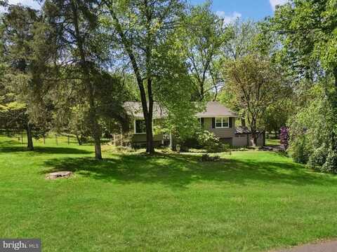 7 WALTON DRIVE, NEW HOPE, PA 18938