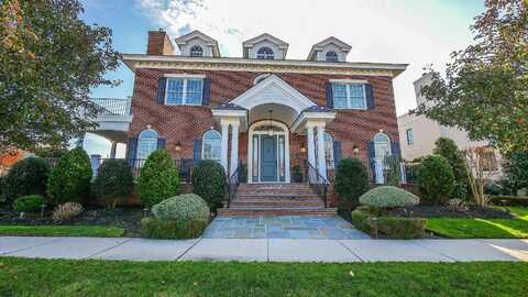 8904 Ventnor Ave, Margate City, NJ 08402