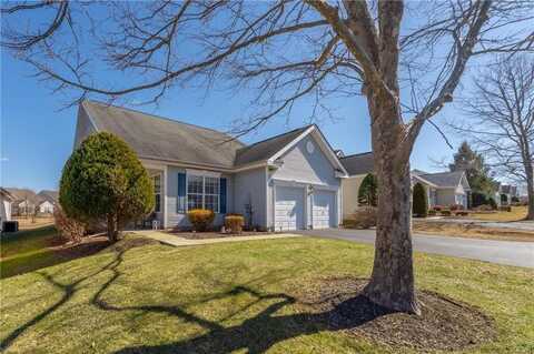 2105 Four Seasons Boulevard, Macungie, PA 18062