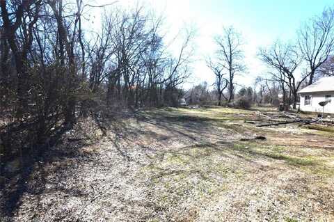 320 E Oak ST, Stilwell, OK 74960