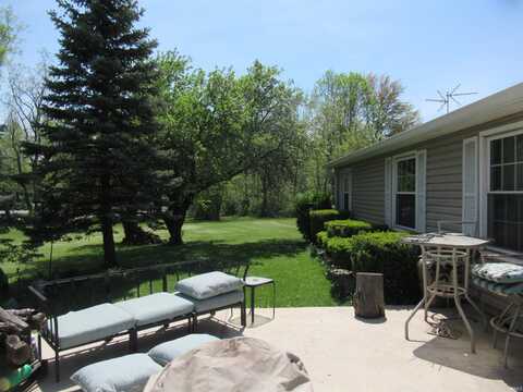 2480 S 800 E Road, Columbia City, IN 46725