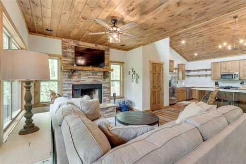 487 Hillsdale Drive, Ellijay, GA 30540
