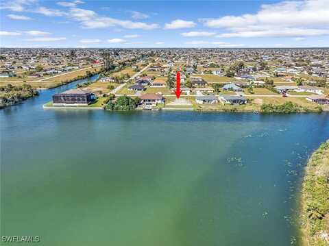 2017 NE 10th Place, Cape Coral, FL 33909