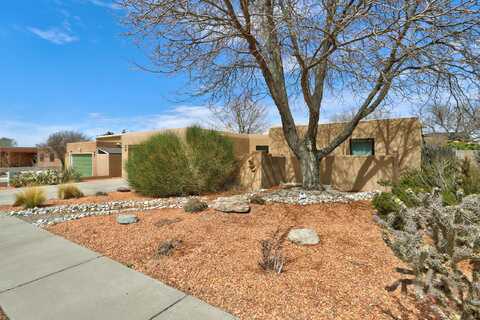 4917 COLLEGE HEIGHTS Drive NW, Albuquerque, NM 87120