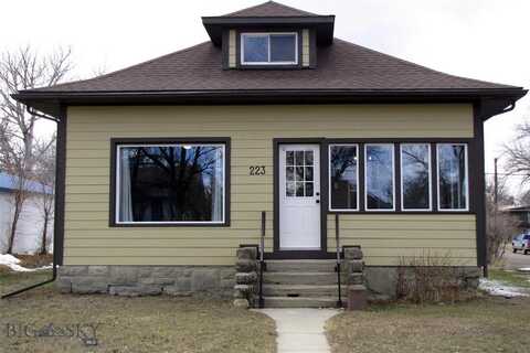 223 2nd Street W, Roundup, MT 59072