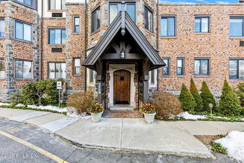 47 Lafayette Place, Greenwich, CT 06830