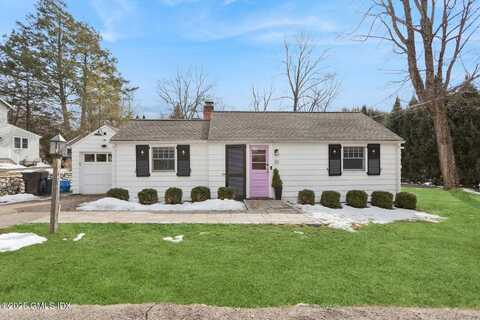 30 Knapp Lane, New Canaan, CT 06840