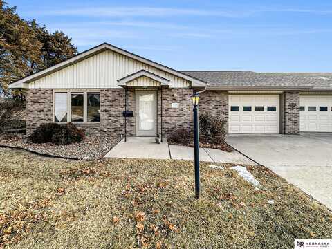 812 Country View Lane, Firth, NE 68358
