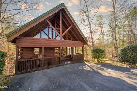 3214 Bear Country Way, Sevierville, TN 37876