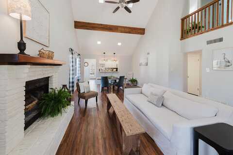 203 King Bruce Rd, Scroggins, TX 75480