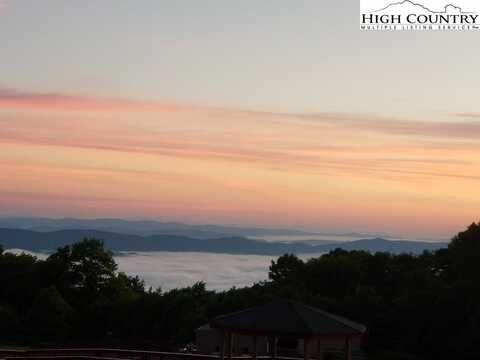 301 Pinnacle Inn Road, Beech Mountain, NC 28604