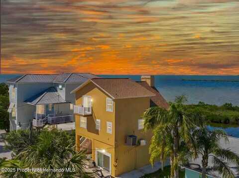 6633 Driftwood Drive, Hudson, FL 34667