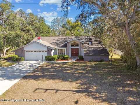 201 Pine Street, Homosassa, FL 34446