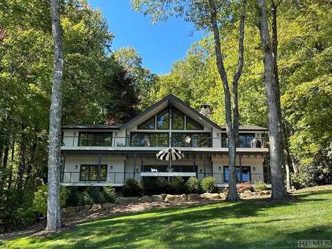 843 North Club Boulevard, Lake Toxaway, NC 28747