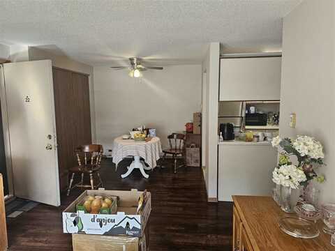 814 BENTON DR, IowaCity, IA 52246