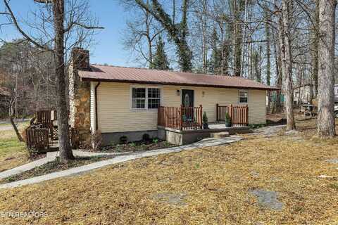 2105 Cox Rd, Dandridge, TN 37725