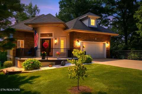 411 Maggie Mack Ln, Sevierville, TN 37862