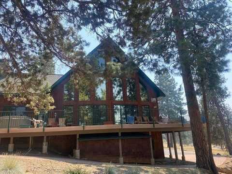 5850 Coopers Hawk Road, Klamath Falls, OR 97601