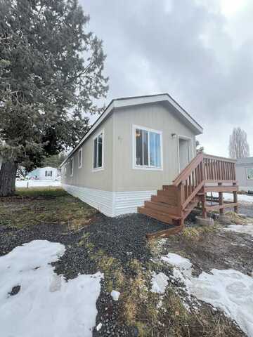 4000 Round Lake Road, Klamath Falls, OR 97601