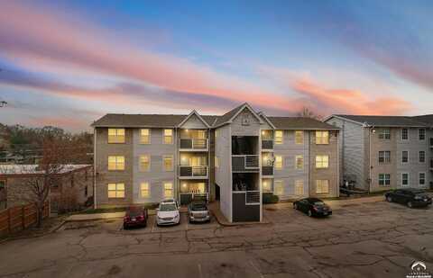 927 Emery Road, Lawrence, KS 66044