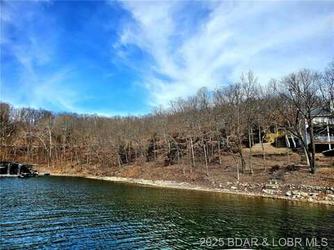 Palisades Drive, Four Seasons, MO 65049