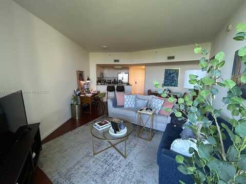 19501 W Country Club Dr, Aventura, FL 33180