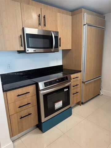 10275 Collins Ave, Bal Harbour, FL 33154