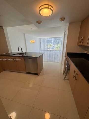 10275 Collins Ave, Bal Harbour, FL 33154