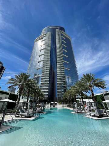 851 NE 1st Ave, Miami, FL 33132