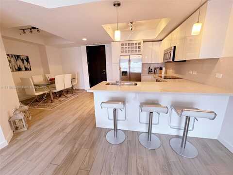 999 SW 1st Ave, Miami, FL 33130