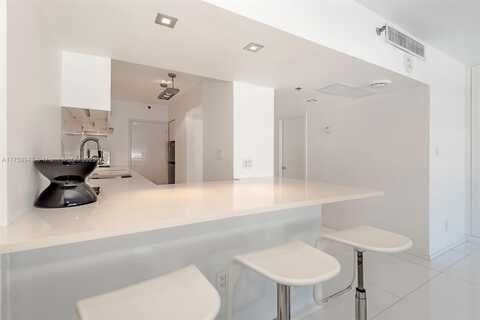 100 Lincoln Rd, Miami Beach, FL 33139