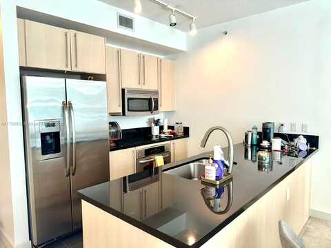 1111 SW 1st Ave, Miami, FL 33130