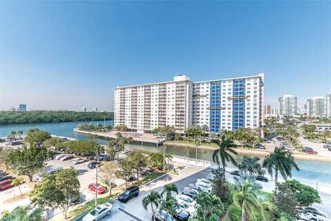 500 Bayview Dr, Sunny Isles Beach, FL 33160