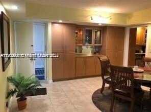 5005 Collins Ave, Miami Beach, FL 33140