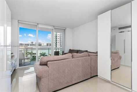 3001 S Ocean Dr, Hollywood, FL 33019