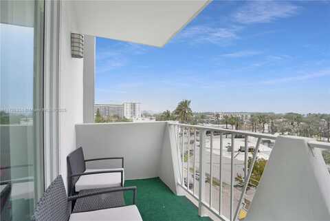 7133 Bay Dr, Miami Beach, FL 33141