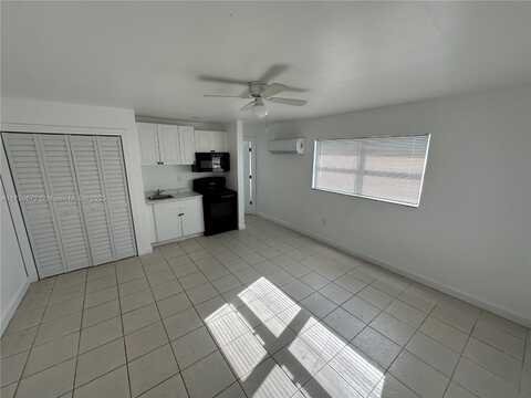 318 Tarpon Dr, Cape Coral, FL 33904