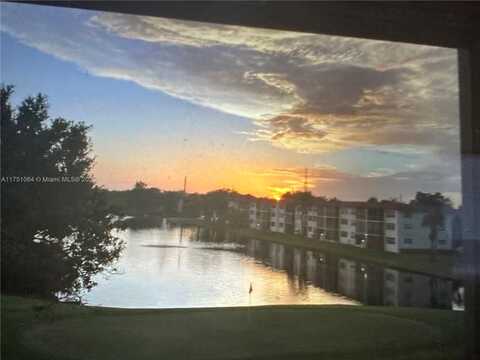 411 S Hollybrook Dr, Pembroke Pines, FL 33025
