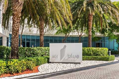 601 NE 36th St, Miami, FL 33137