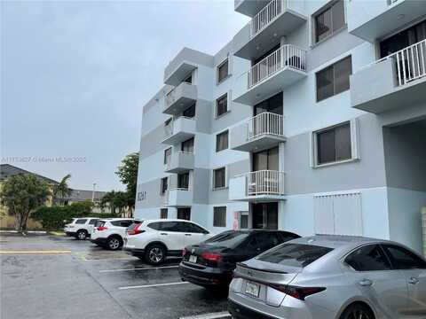 8261 NW 8th St, Miami, FL 33126
