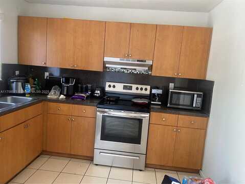 7987 NW 7th st, Miami, FL 33126