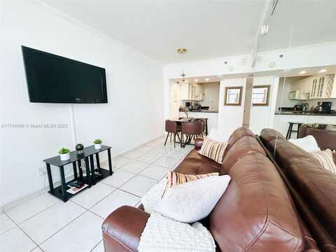 100 Lincoln Rd, Miami Beach, FL 33139