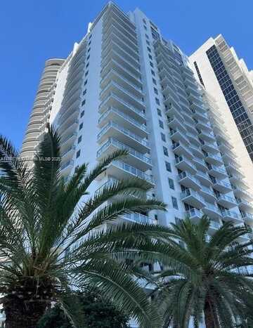 1050 Brickell Ave, Miami, FL 33131