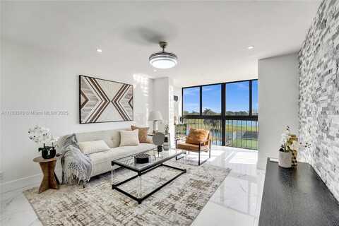 8900 Washington Blvd, Pembroke Pines, FL 33025