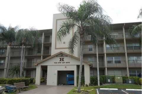700 SW 137th Ave, Pembroke Pines, FL 33027