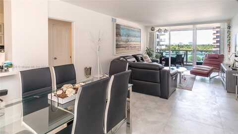 5161 Collins Ave, Miami Beach, FL 33140