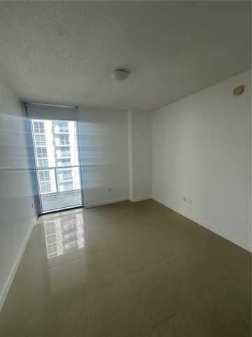 1050 Brickell Ave, Miami, FL 33131